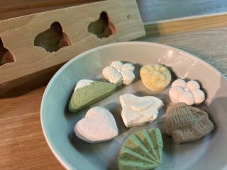 色々なカタチの和三盆が作れます!