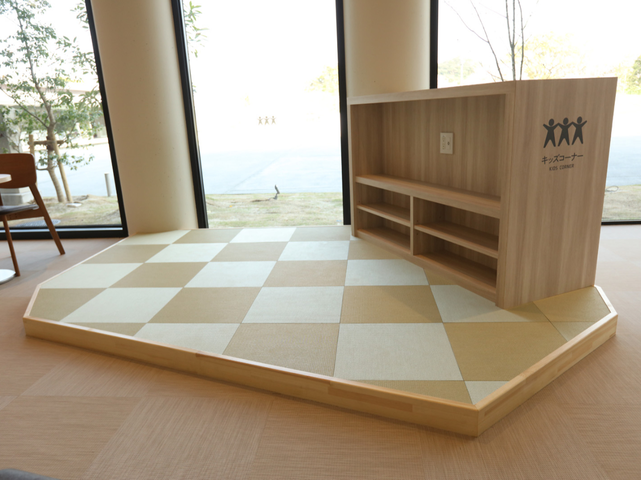 LbYR[i[܂BqlA̕łSĉ߂܂B