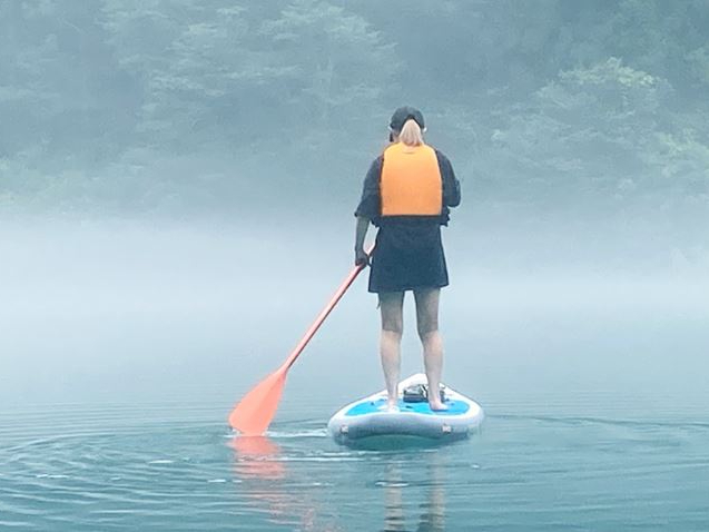 �����͒��ɂ��������߂�茶�z�I�ȕ��͋C�ɁB