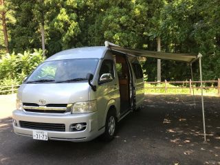 大切なペットと一緒に利用出来るキャンピングカー ツインズエース。家族の一員である大好きなワンちゃんと楽しいキャンピングカーライフをお楽しみ下さい!