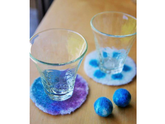 涼しげな色はグラスに似合いますね!