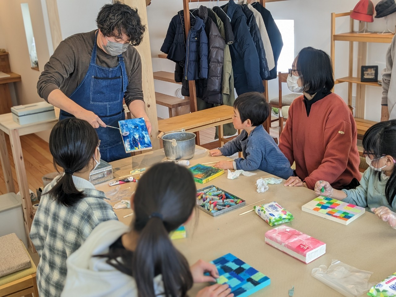 くまのさんの説明を聞きます。