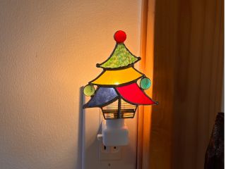 クリスマスにぴったりなツリーのお休みライト(フットライト)