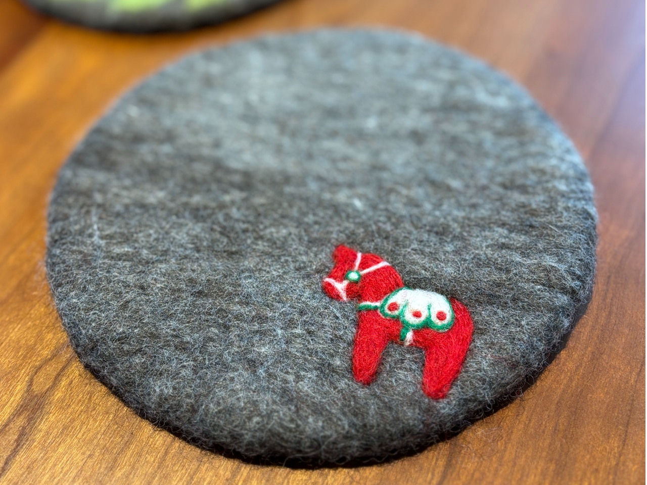 �V���v���ȂȂׂ����Ƀj�[�h���Ŗ͗l�����邱�Ƃ��ł��܂��B���̏ꍇ�͎��Ԃ�������܂��̂ŁA�R���Ԃ̂��\��ł��Q�����������B