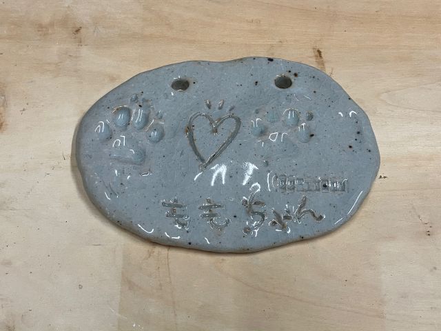 みんなの大事な家族であるワンちゃんやネコちゃんの足形もとることができます。