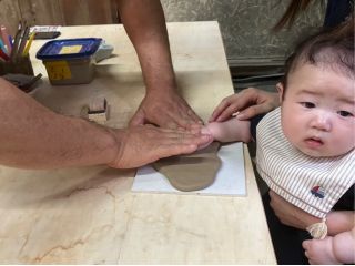 かわいいおててを記念にいかがでしょうか。