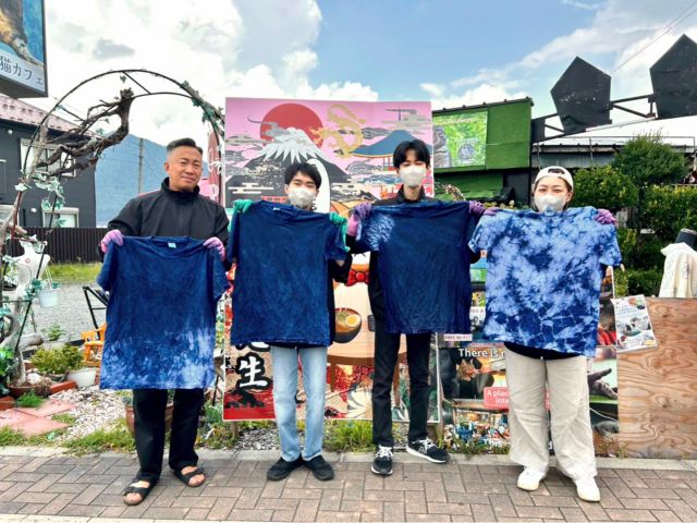 藍染体験にご参加頂いたお客様の写真