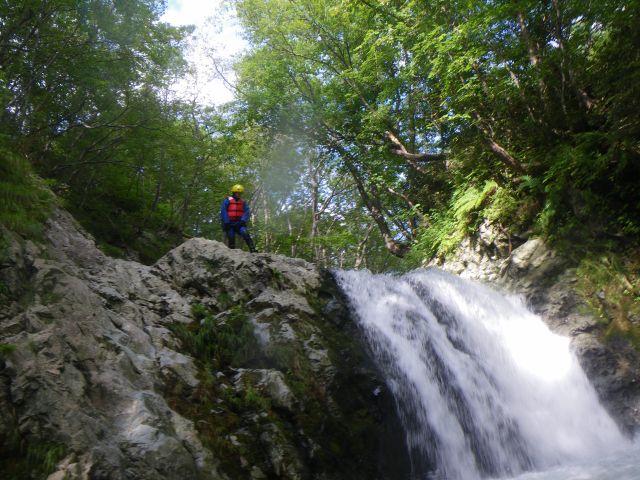 Hokkaido Outdoors:【自然を大満喫】4名以上プラン キャニオニングツアー(温泉券・写真データ付き)
