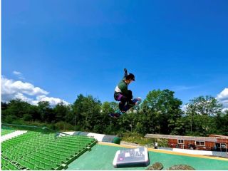 大空に向かってジャンプ!