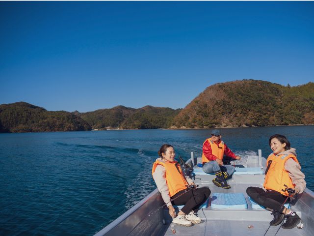 穏やかな海なので、釣り以外にも景色や会話を楽しめます!