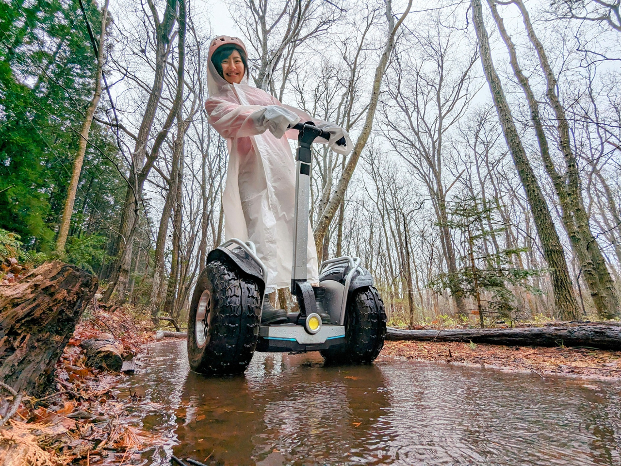 実は雨の日でも乗れます!大雨でない限り乗れるので、ぜひお越しください!雨具も無料なので、手ぶらでも大丈夫です♪