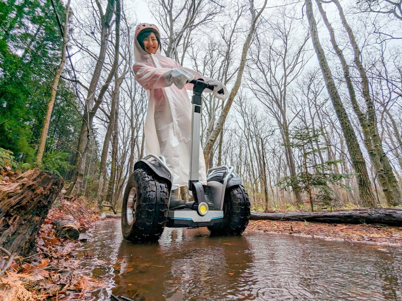 実は雨の日でも乗れます!大雨でない限り乗れるので、ぜひお越しください!雨具も無料なので、手ぶらでも大丈夫です♪