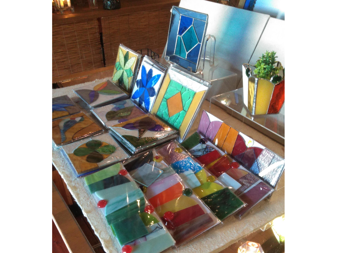 �L�b�g�́A��������F�̃K���X�ł��p�ӂ��Ă���܂��B