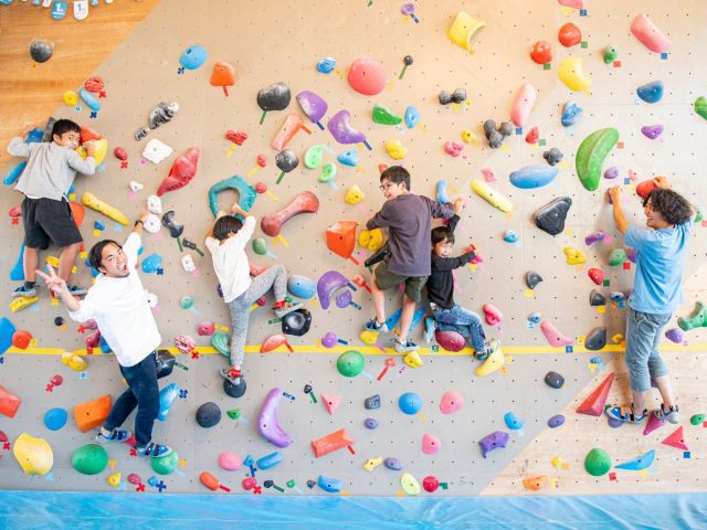 みんなでボルダリング