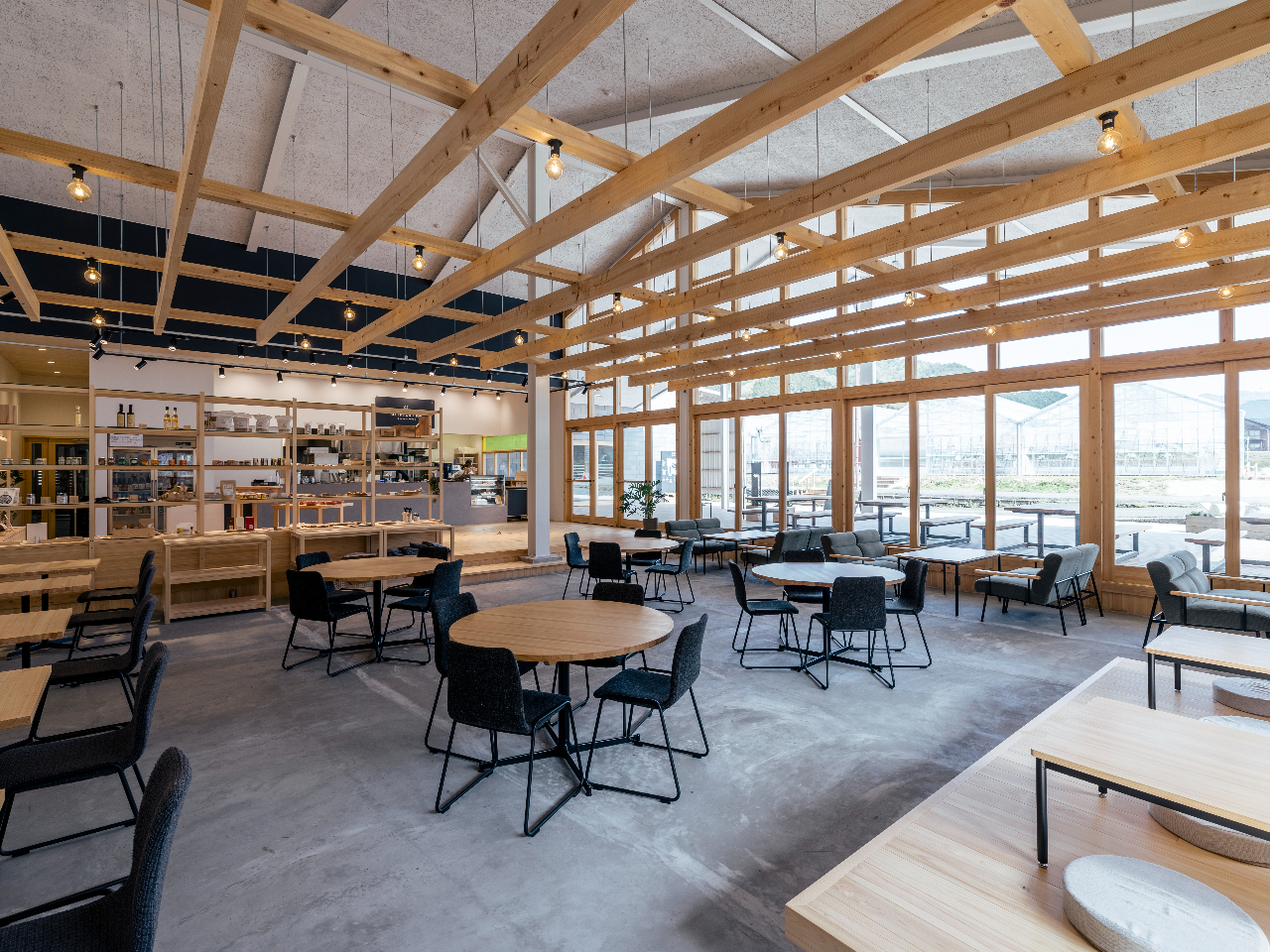 �t���[Wi-Fi����������50�Ȃ���L�X�Ƃ����J�t�F�����X�g�����Ń����`��X�C�[�c���y���߂܂���