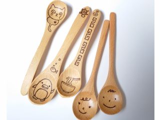 木のオリジナルデザインスプーン作成体験