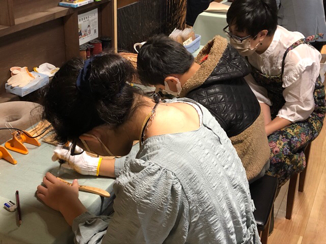 焼き付け作業中!集中されています!