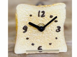 こんがりと焼き色がついた食パンの時計♪