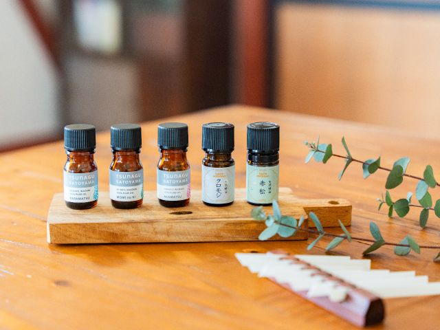 伊那市のアロマ(アカマツ、カラマツ、モミ、クロモジなど)