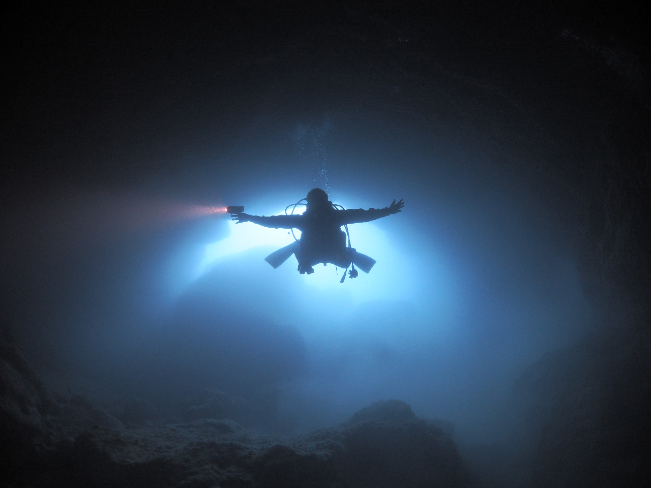 洞窟探検気分♪