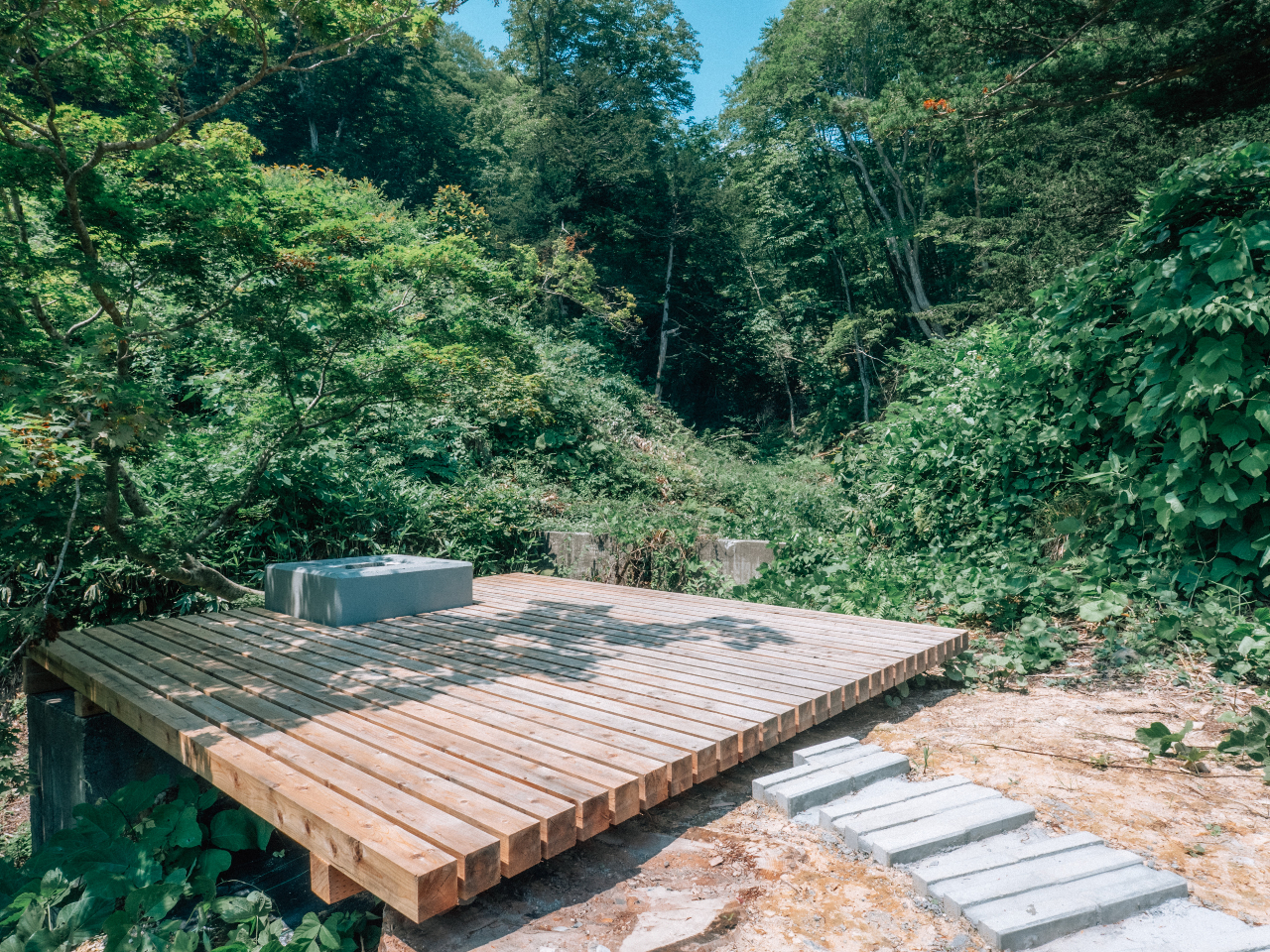 外の外気浴スペースです