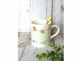 マグカップ&スプーン制作はじゃらん限定の体験レッスン。マグカップにお好きな転写紙でデザイン出来ます。マグカップは貼りやすい真っ直ぐなタイプをご用意します。