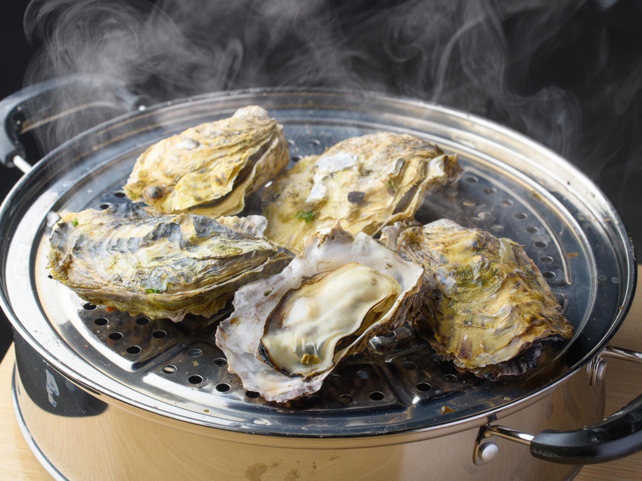 追加メニュー 蒸し牡蠣 4個1,000円(税込) ※ご来店後のご注文でOK