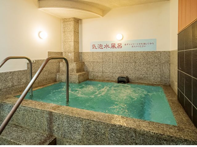 男子外湯水風呂