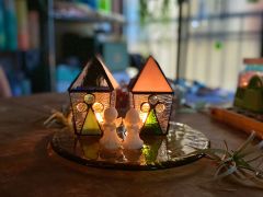 新作ステンドグラスハウス天使バージョンTcandleを灯しています。体験代は税込6,600円