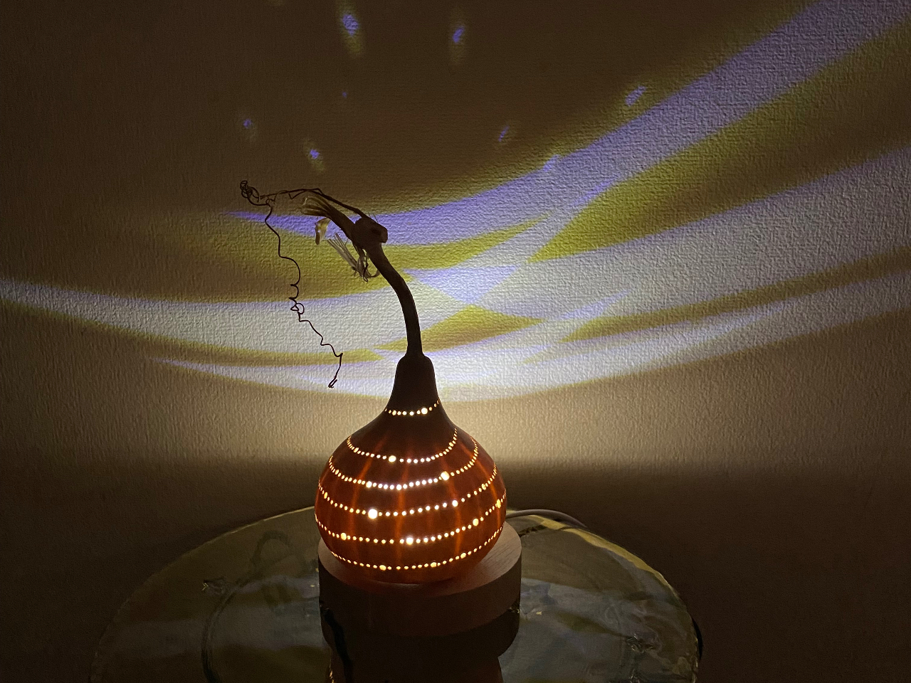 螺旋状の瓢箪ランプ