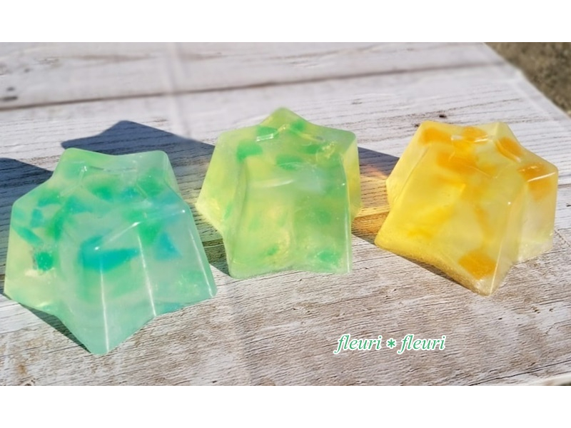 キラキラアロマ石けん*きめ細かくもこもこの泡でお肌をやさしく包んで洗えます♪