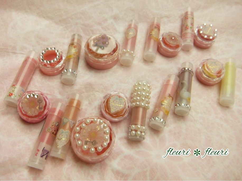 アロマリップ*シアバターやミツロウ、機能性のある植物油で保湿力や保護力も高いリップクリームです♪