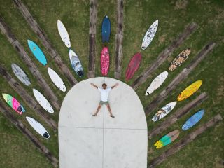 世界に一つだけのオリジナルサーフボード作り。いろんなサーフボードを試すチャンスです。そのなかからお気に入りサーフボードをカスタムしてもよし、0かでもよしです。