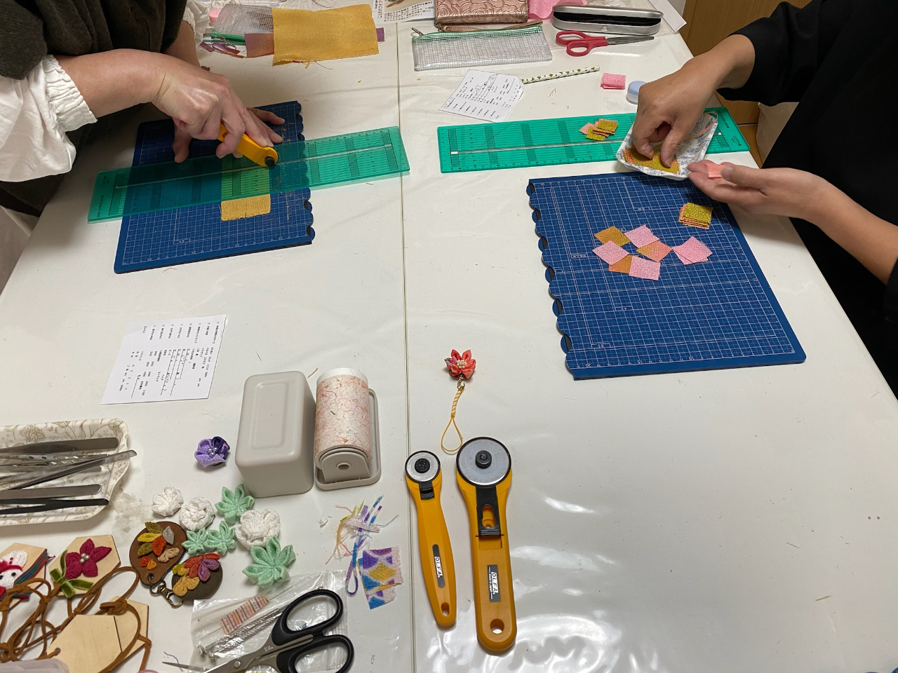 �܂ݍ׍H�Ƃ́B�]�ˎ���@�Ò��̐؂�[���g���ā@�����ʂ̂��񂴂��@��������̂��@�͂��܂�ŁA�����s�̓`���H�|�Ɏw�肳��Ă��܂� ��WS�Q���̕��X�̍�i�W�̗l�q