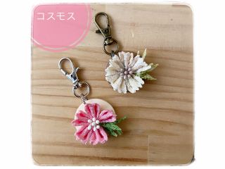 つまみ細工とは。江戸時代 古着の切れ端を使って くす玉のかんざし を作ったのが はじまりで、東京都の伝統工芸に指定されています