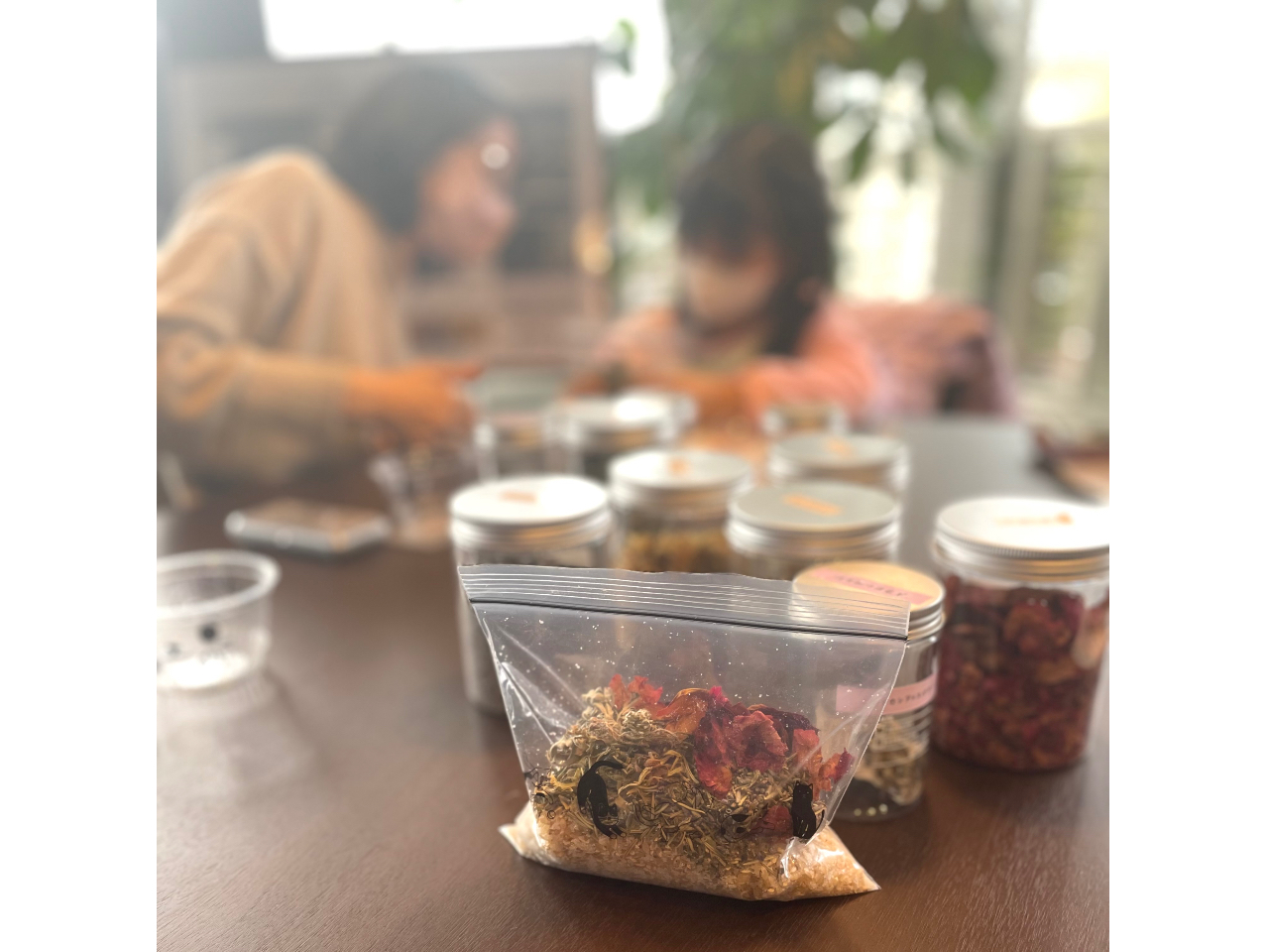 お子さんもママと一瞬に参加されています「目に乗せたら秒で寝ました」と感想をいただきました