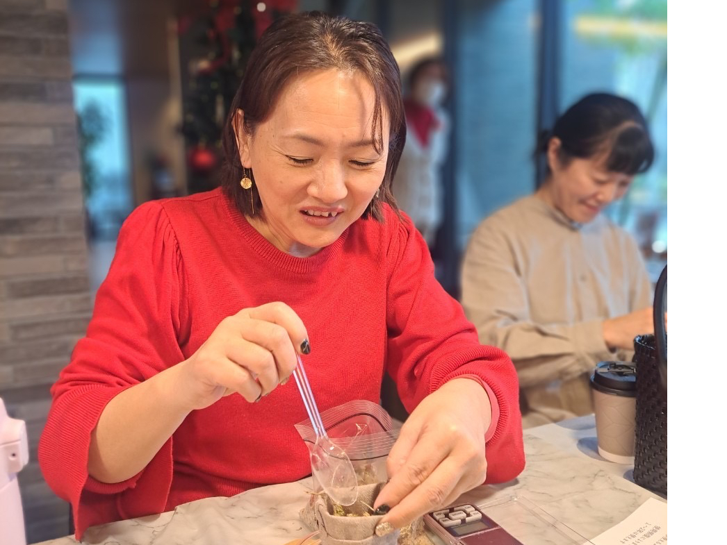 ハーブの香りに表情もほぐれます