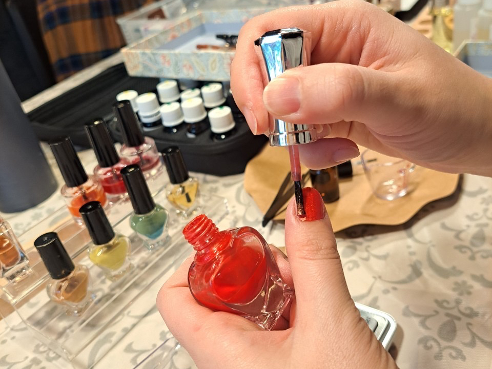 作成前に見本をぬってみることもできます