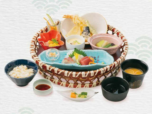 「寿御膳」お造り、天ぷらをメインとした至高の一品。和の彩り、美味しさを召し上がれ