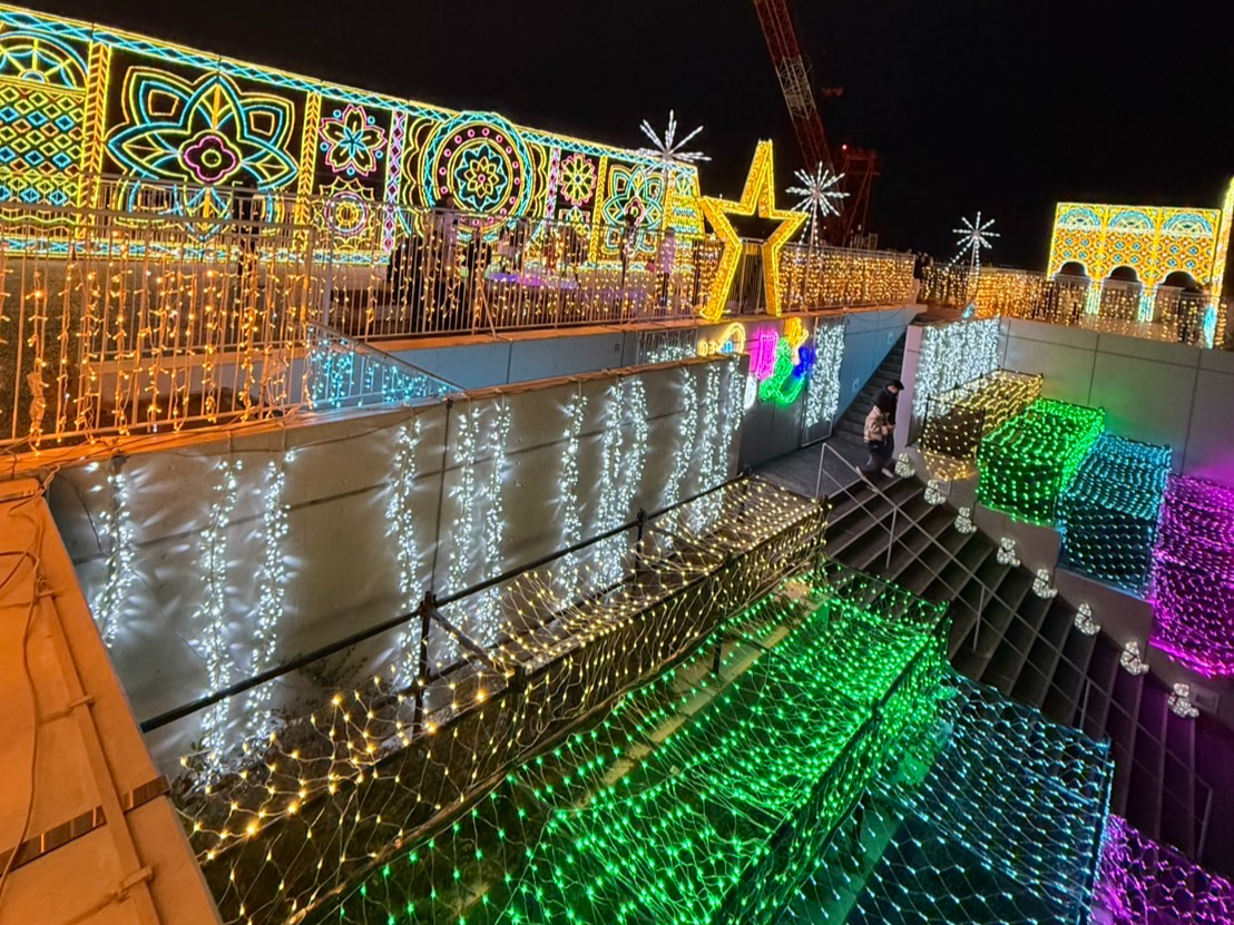 ANX̃XebvK[fŜʂAsȃC~l[VB ɕ܂ꂽԂAȂ炨y݂B