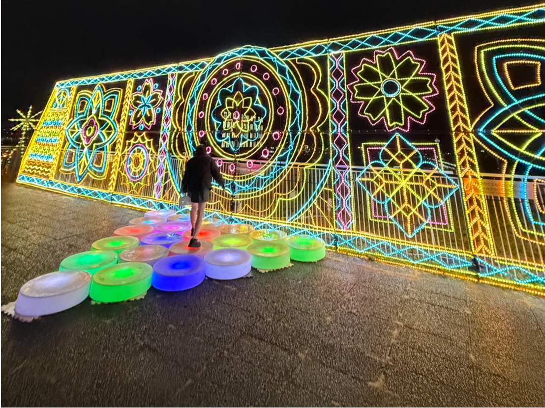 ƌXebvȂǁAqǂl܂Ŋy߂AgNV^C~l[V𑽐pӂĂ܂B