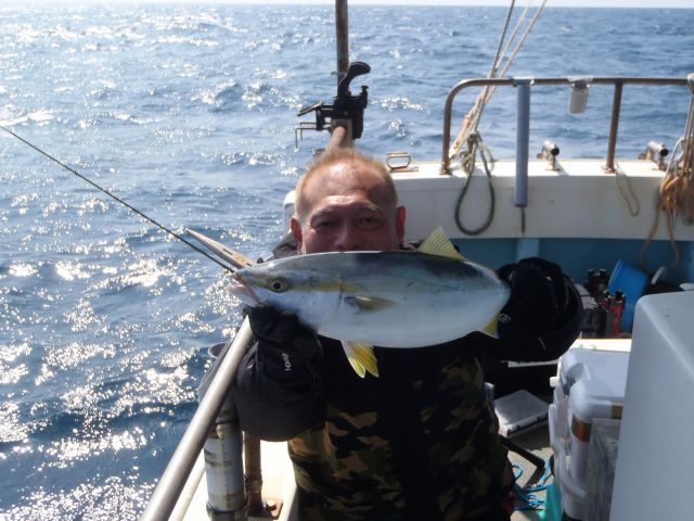 ジギングにてヒラマサ