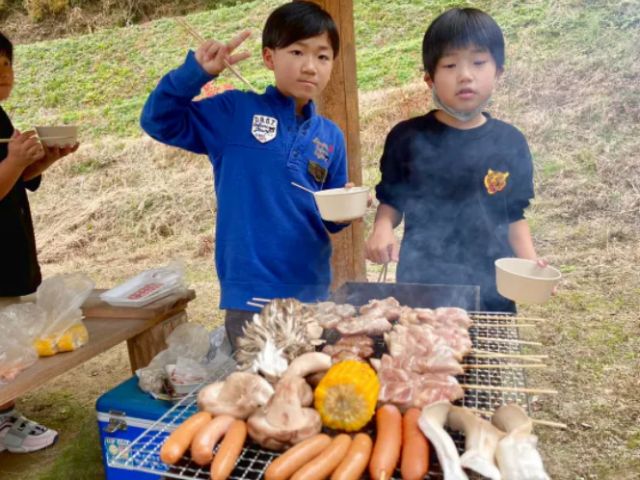 収穫したしいたけ以外にも、当園で栽培しているエリンギ、舞茸、ひらたけの購入できます♪