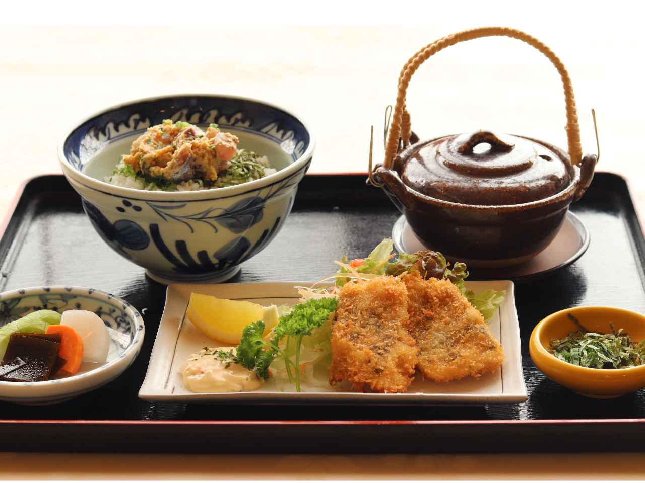 併設のホテル「Ocean Resort Nomon長崎」でも人気の【アジのなめろう】セット