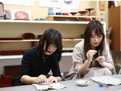 初めての方でも安心! 漆塗りをぜひ体験してみてください。