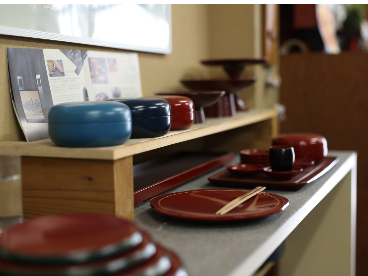 店内にはほかの漆器も並んでおりますのでぜひご覧ください。