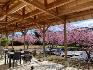 屋根付きのBBQスペース!貸切も可能です♪