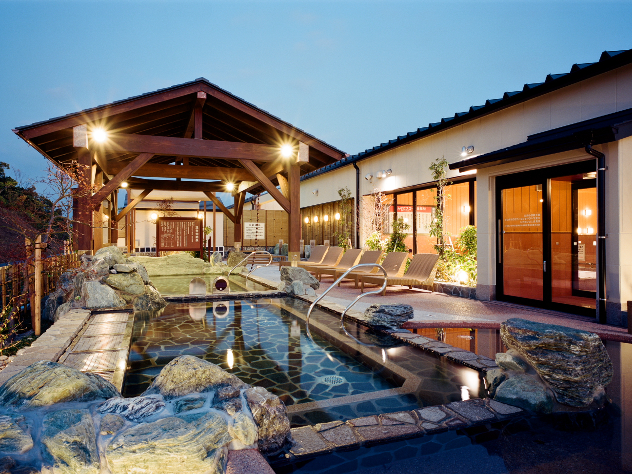 とれとれの湯  露天風呂