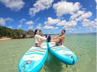 笑いが止まらないペアヨガも楽しみましょう