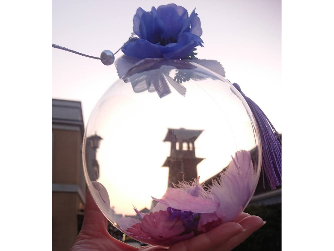 デコレーションバルーンと時の鐘